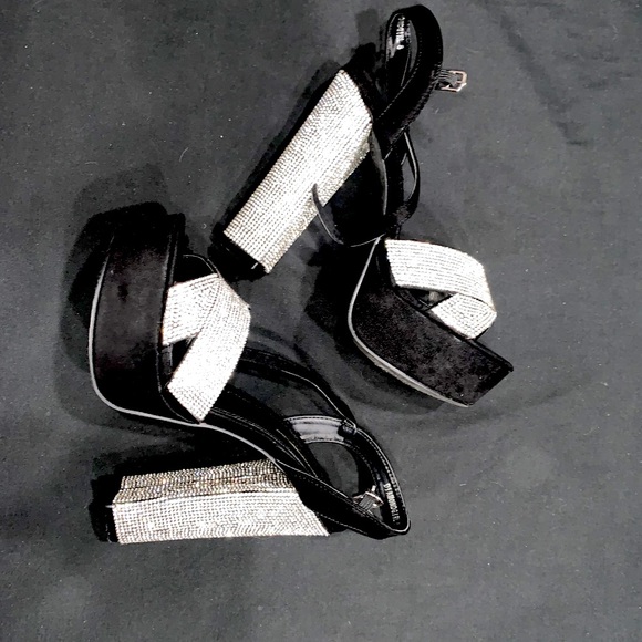 Platform bedazzled black heels - Picture 2 of 5